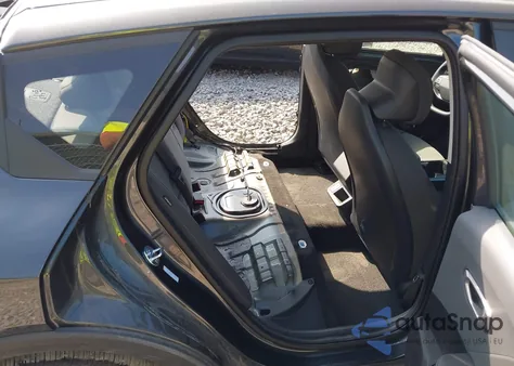 2025 Kia K4 Lxs z USA, uszkodzony, nr VIN 3KPFT4DE6SE023985